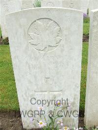 Etaples Military Cemetery - Brown, Storn